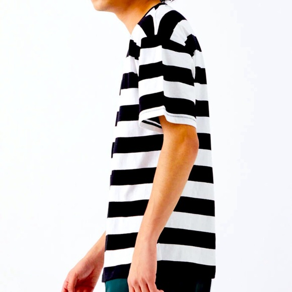 Never Worn- PacSun Players Striped Regular T-Shirt - Picture 6 of 8